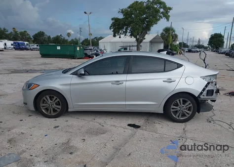 2018 Hyundai Elantra Value Edition z USA, uszkodzony, nr VIN 5NPD84LF0JH400565